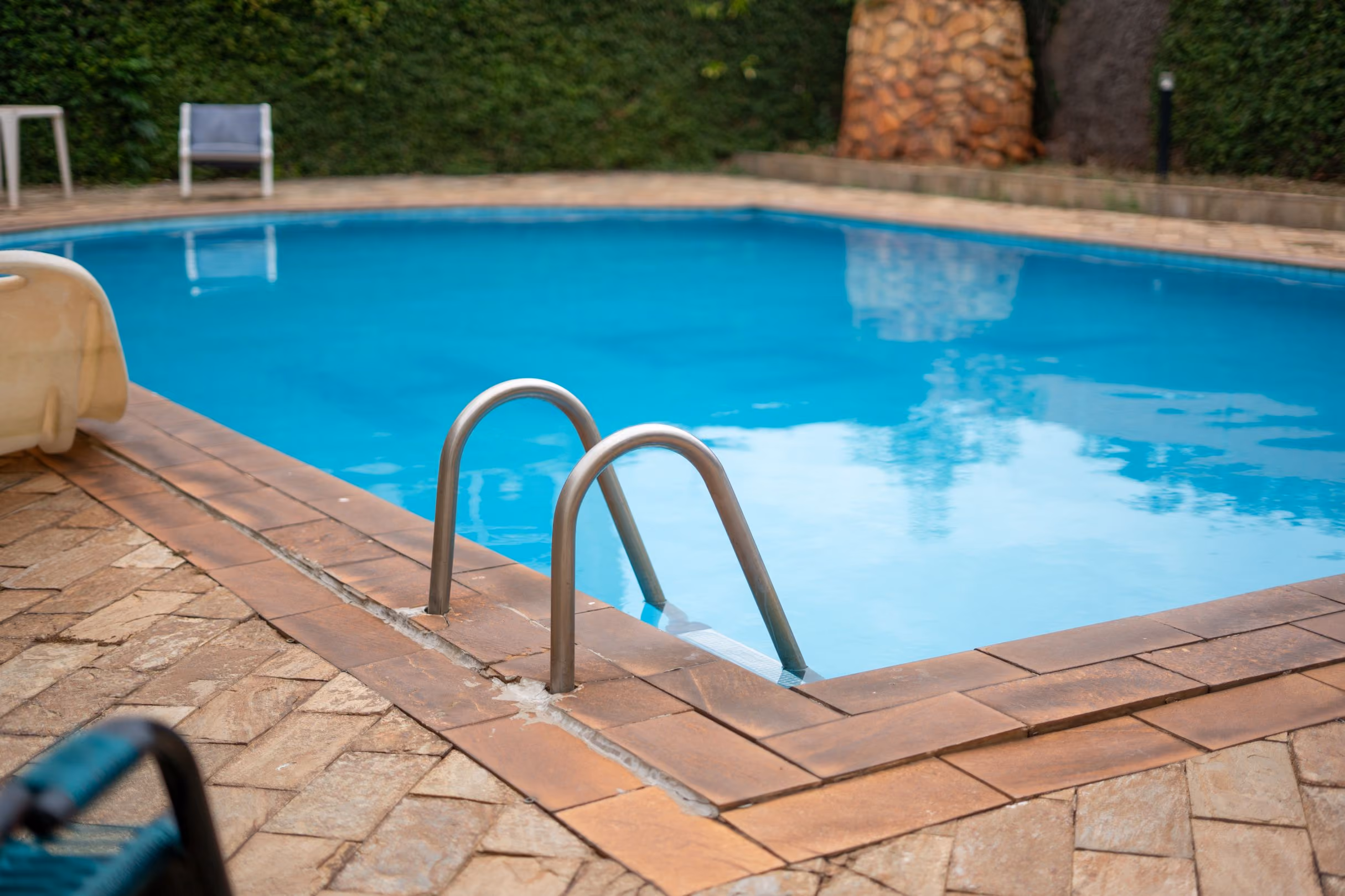 Piscina segura com capacidade para 30 pessoas